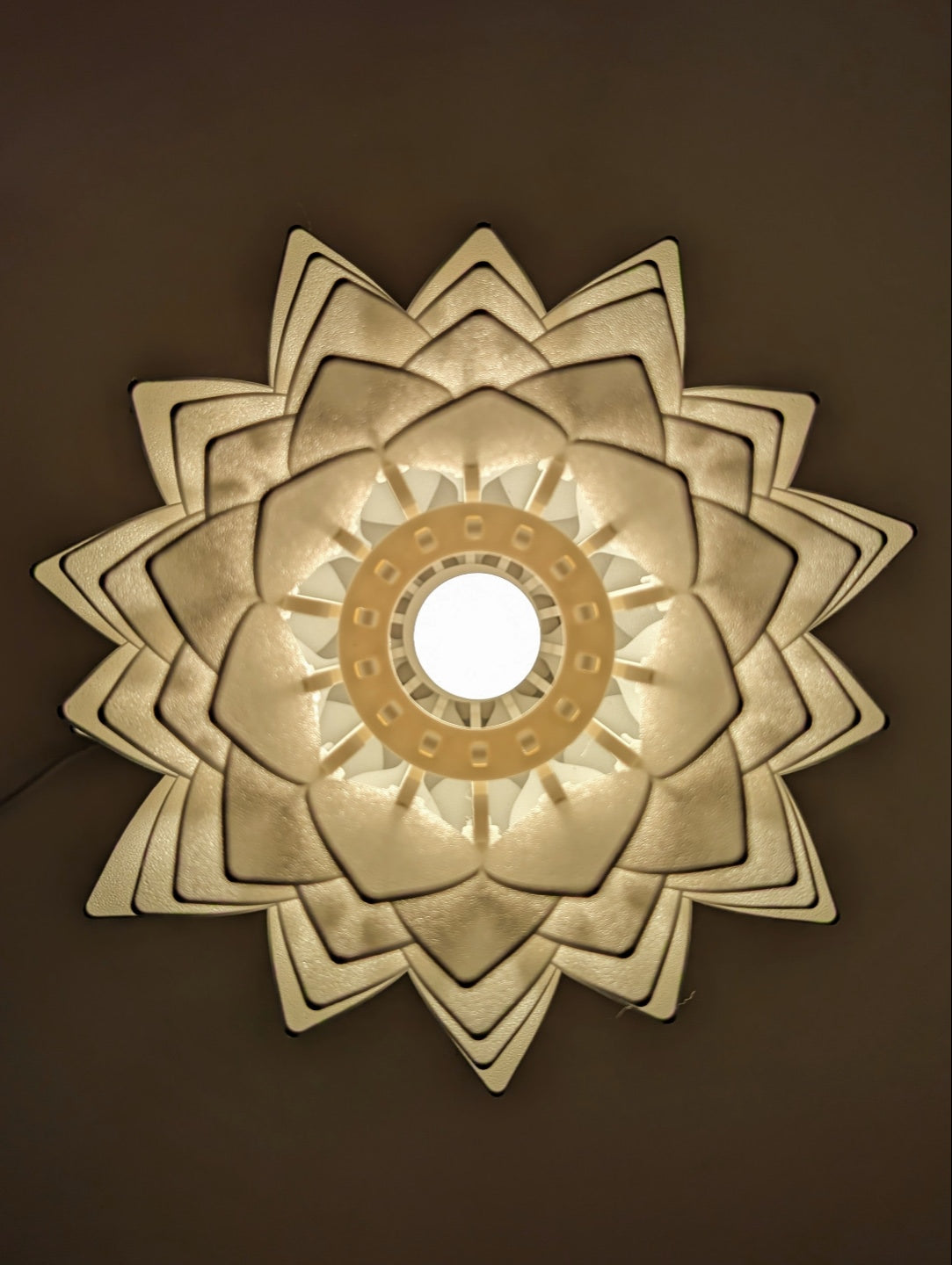 Prisma Petal Lamp – 3D Printed Floral Decorative Light