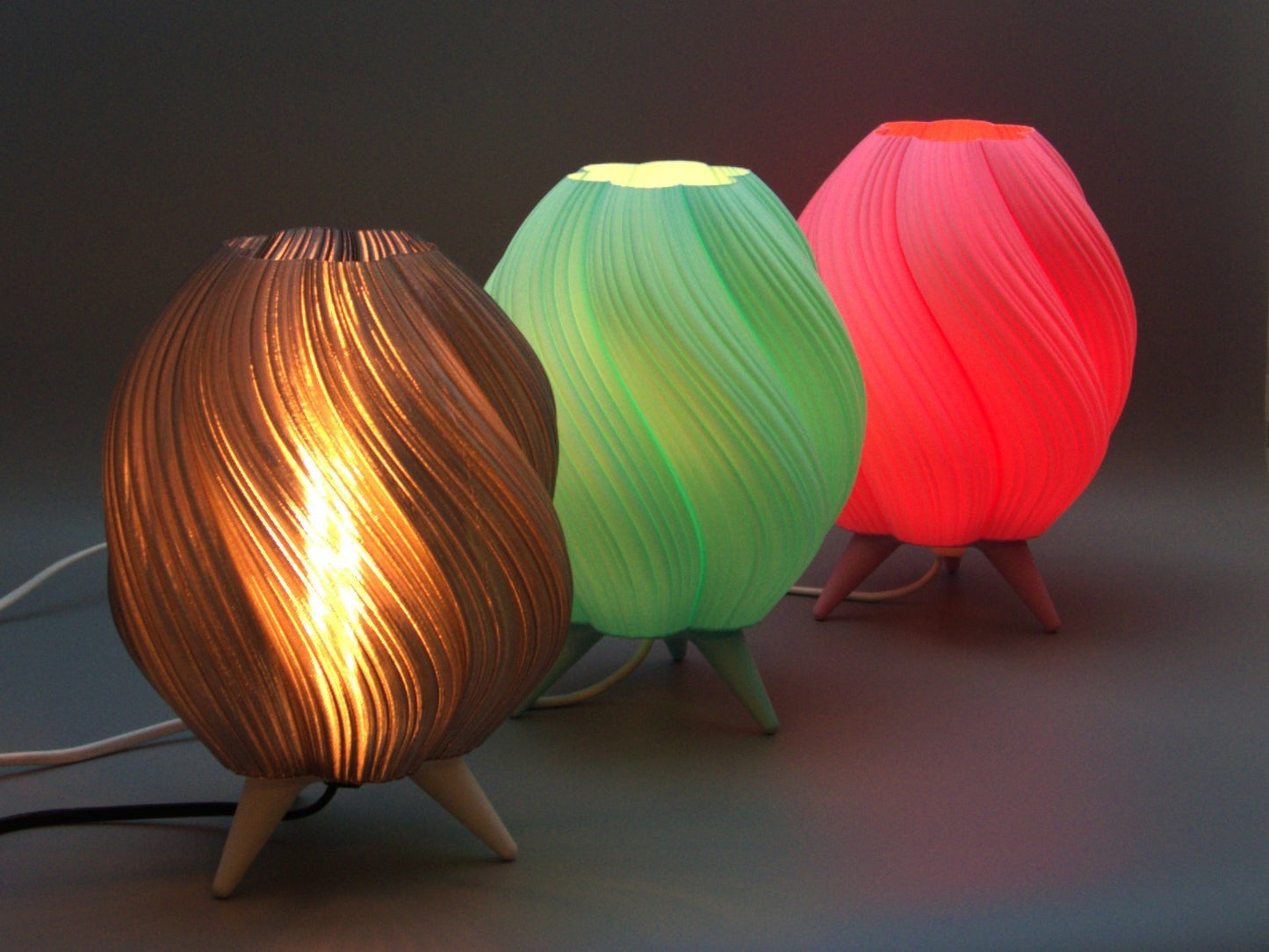 Sworly Lamp – 3D Printed Artistic Table Light | FannCraft3D