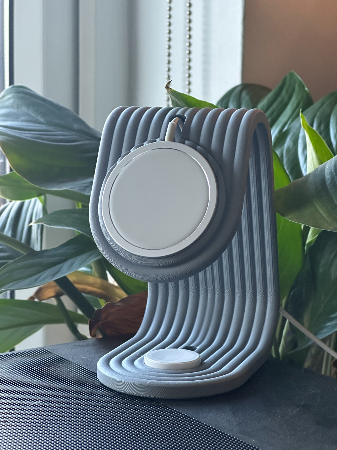 Magnetic Charging Stand – 3D Printed Minimal Desk Dock India
